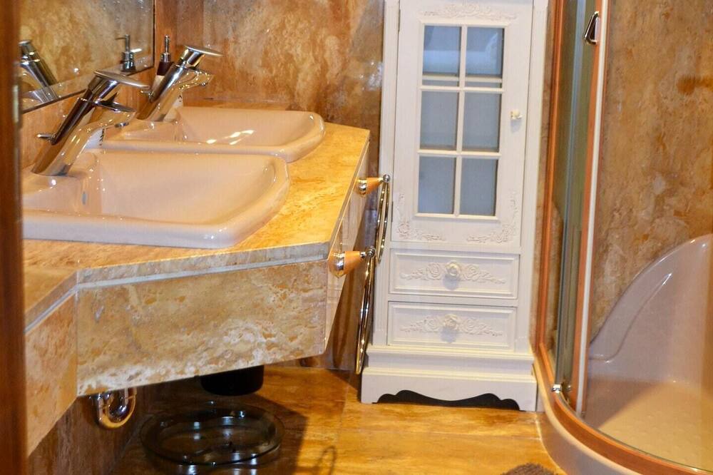 Photo of Bathroom in Fernan Caballero