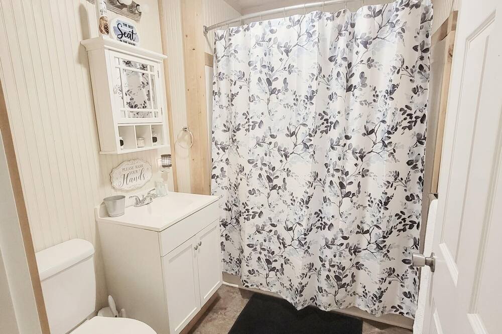 Photo of Bathroom in Votaw