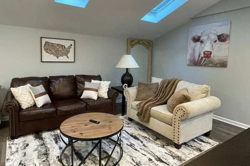 Photo of Livingroom in Wading River