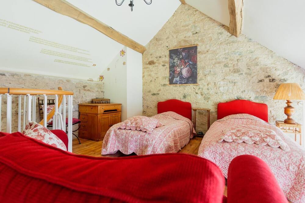 Photo of Bedroom in Antully