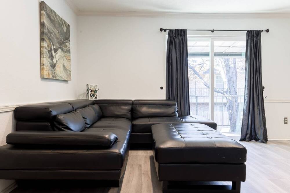 Photo of Livingroom in North Dallas