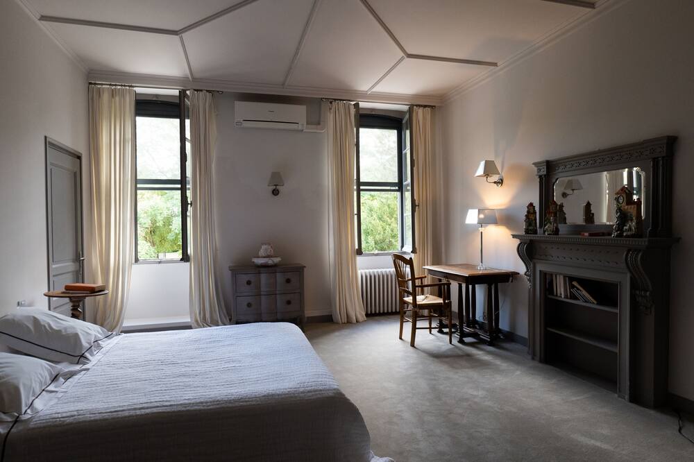 Photo of Bedroom in Blaignan