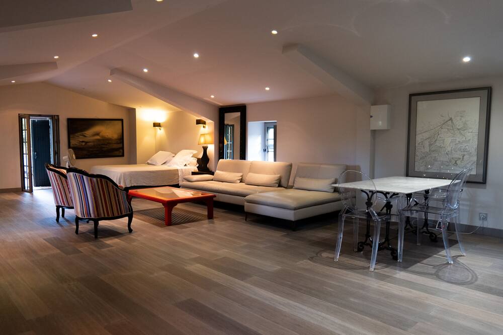 Photo of Livingroom in Blaignan