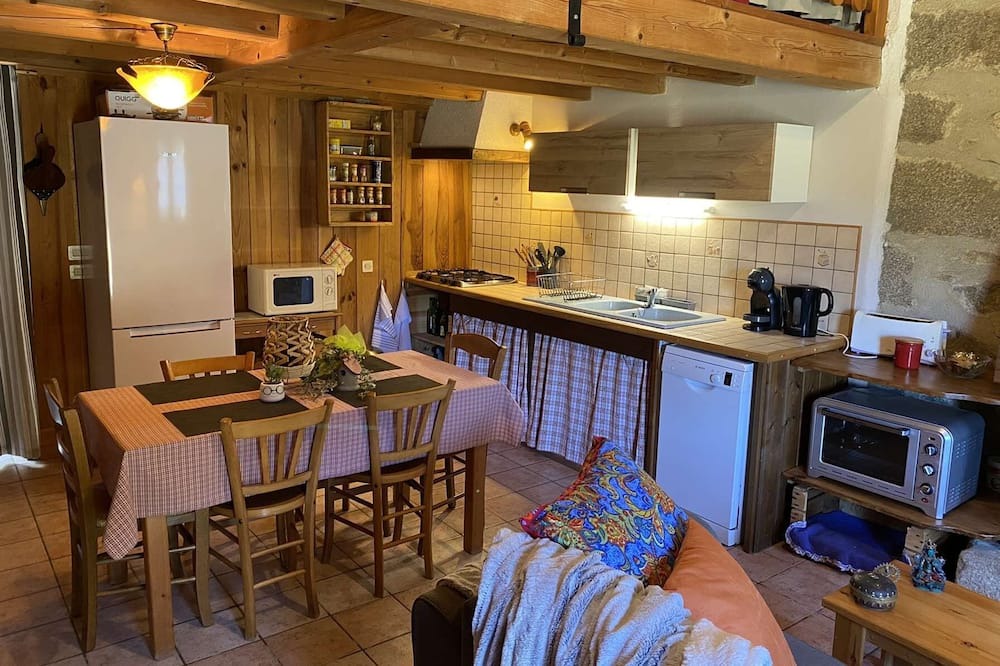 Photo of Kitchen in Saint-Gervais-sous-Meymont