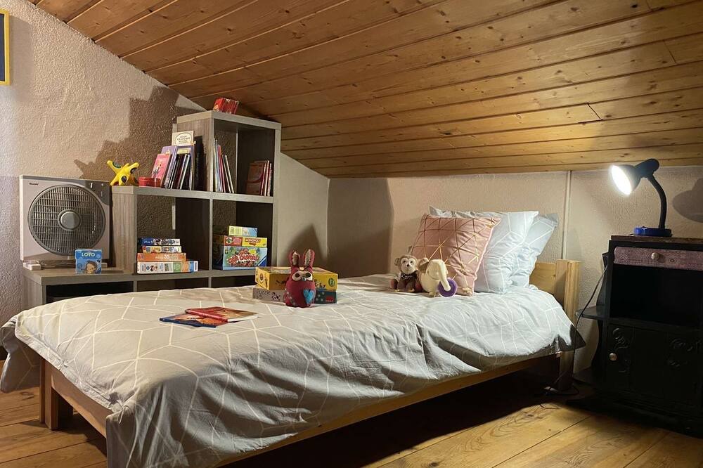 Photo of Bedroom in Saint-Gervais-sous-Meymont