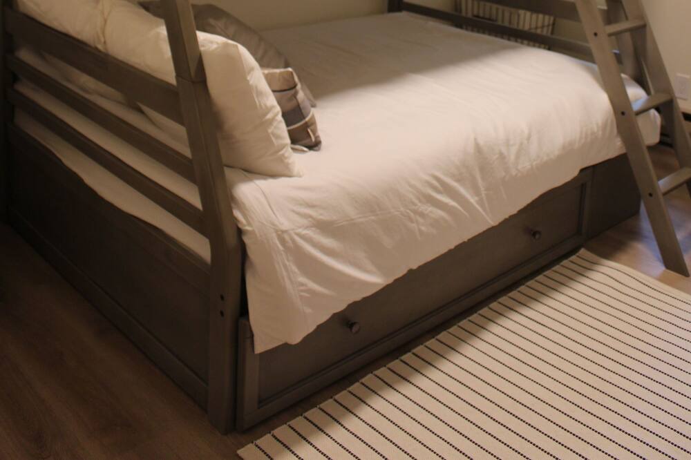 Photo of Bedroom in Hillside Beach