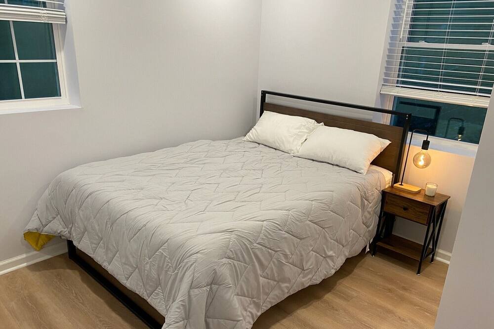 Photo of Bedroom in Executive Park