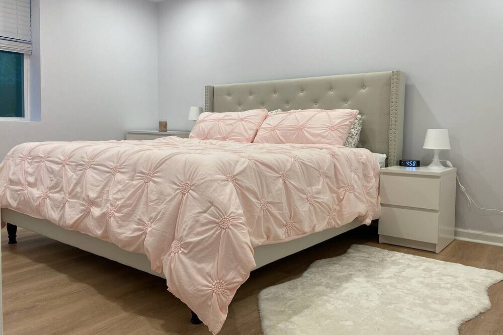 Photo of Bedroom in Executive Park
