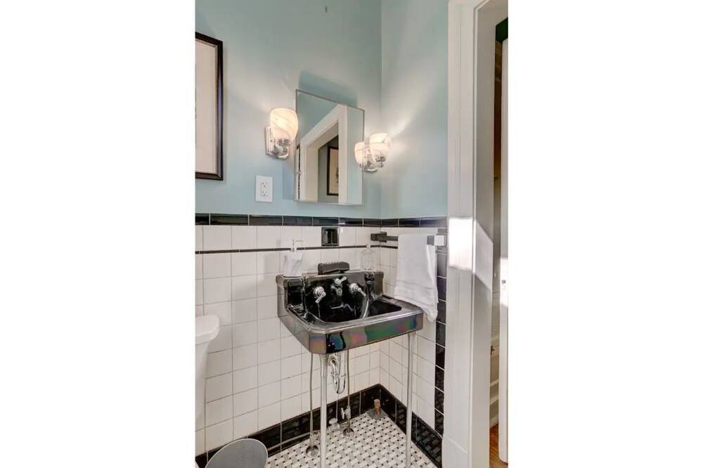 Photo of Bathroom in Greater Belhaven