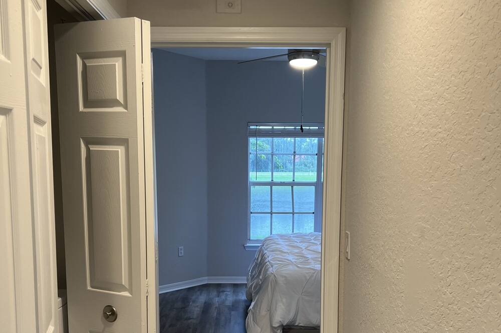 Photo of Bedroom in County Line Coalition
