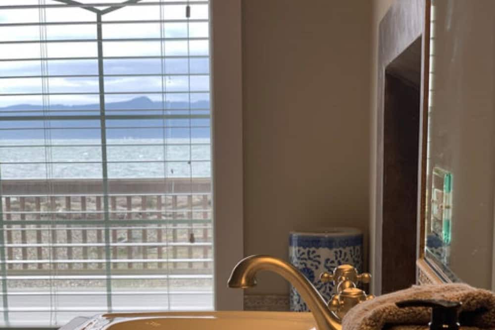 Photo of Livingroom in Anacortes