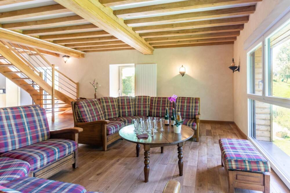 Photo of Livingroom in Donnay