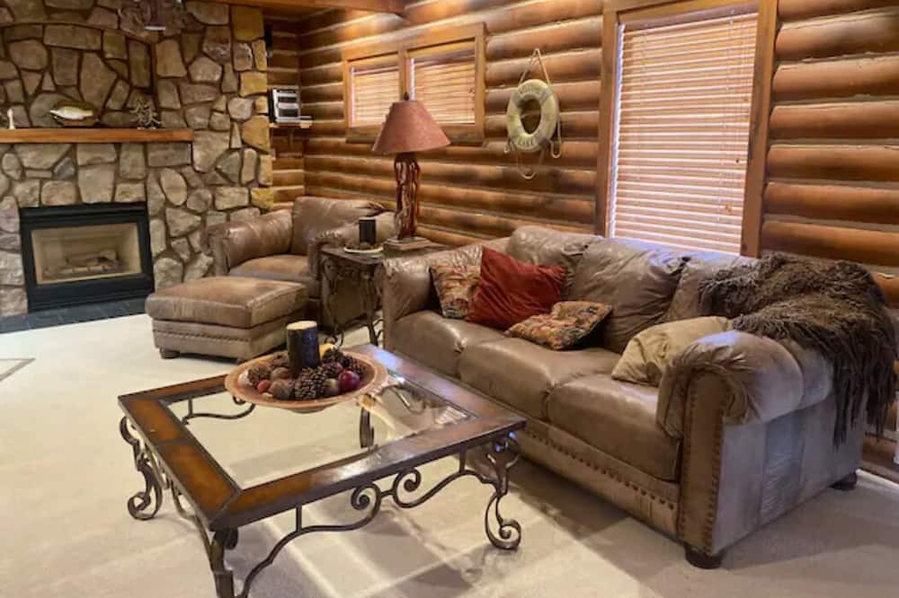 Photo of Livingroom in Elwood