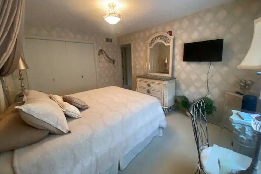 Photo of Bedroom in Elwood