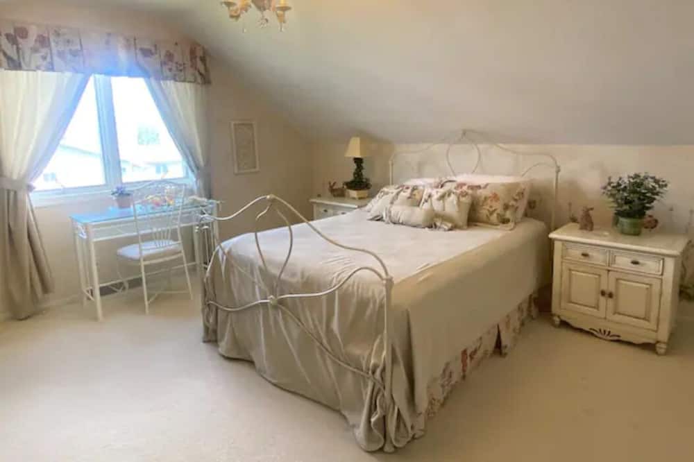 Photo of Bedroom in Elwood