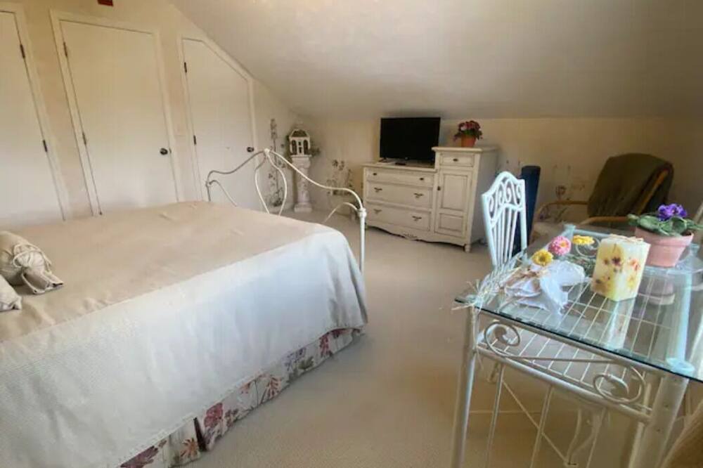 Photo of Bedroom in Elwood