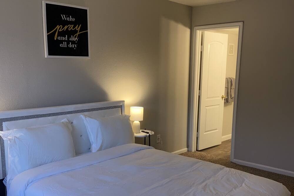 Photo of Bedroom in Humble