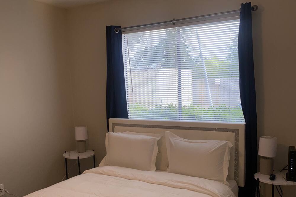 Photo of Bedroom in Humble