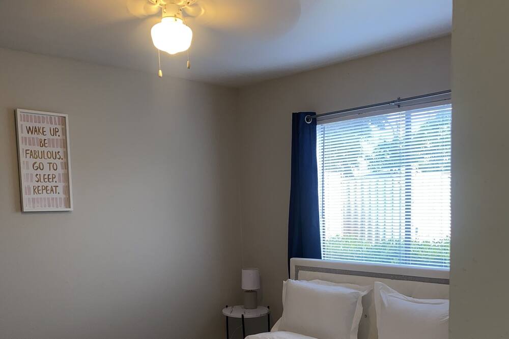 Photo of Bedroom in Humble