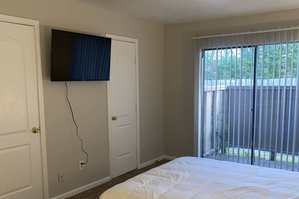 Photo of Bedroom in Humble