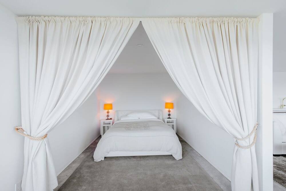 Photo of Bedroom in Arbor Heights