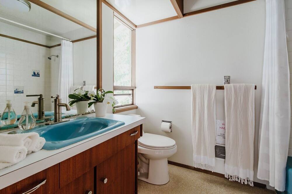 Photo of Bathroom in Arbor Heights