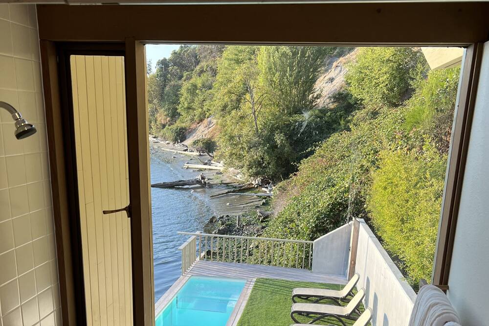 Photo of Bathroom in Arbor Heights