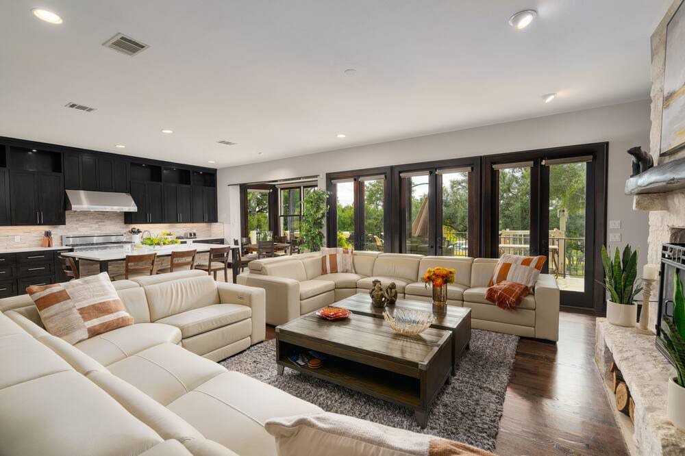 Photo of Livingroom in Hudson Bend