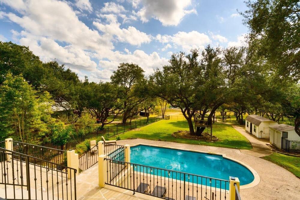 Photo of Outdoor in Hudson Bend