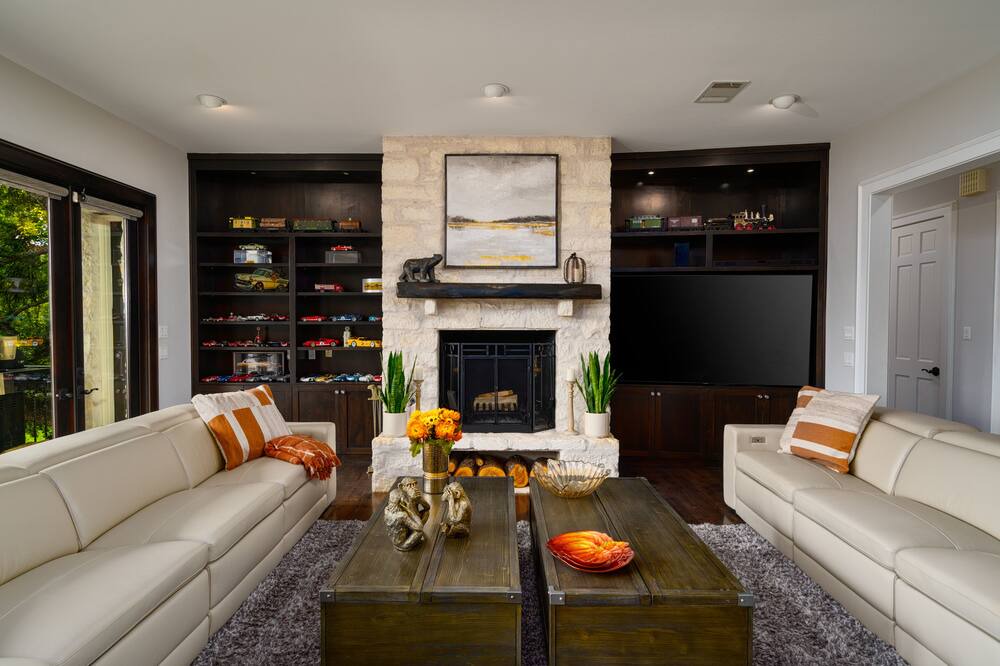 Photo of Livingroom in Hudson Bend