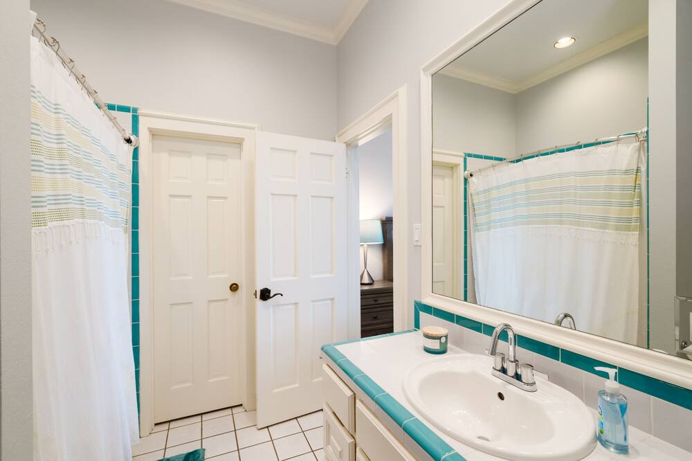 Photo of Bathroom in Hudson Bend