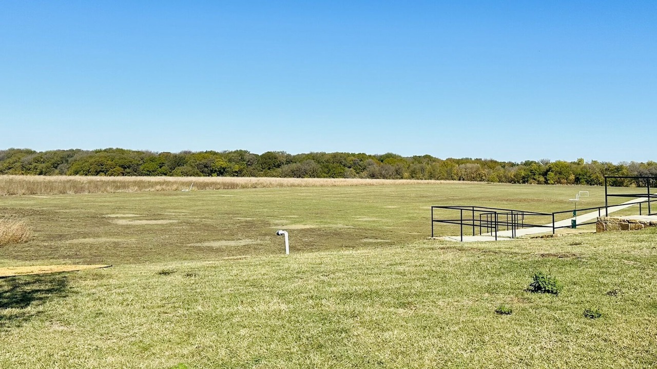 Photo of Outdoor in Aubrey