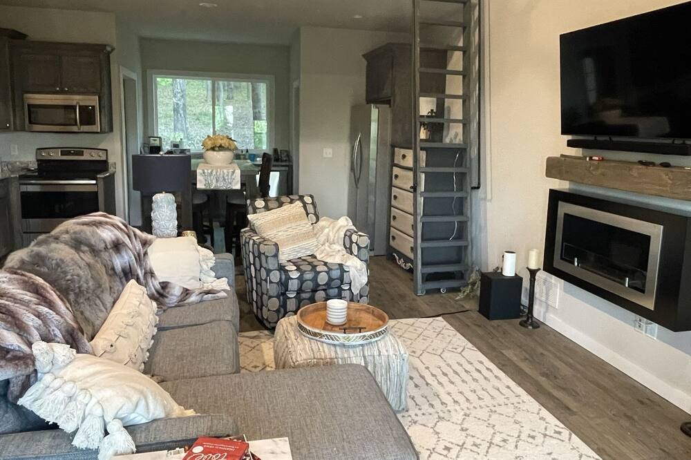 Photo of Livingroom in Edgemont