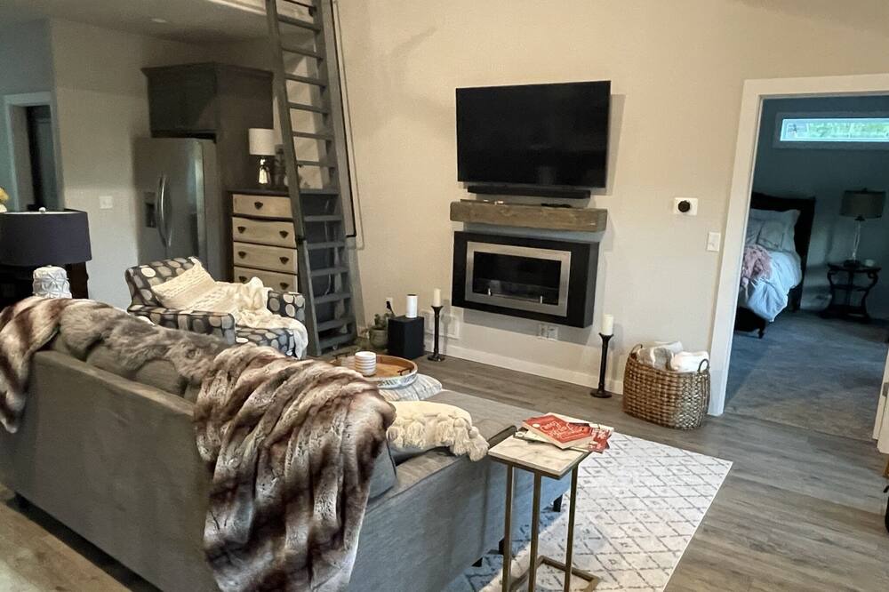 Photo of Livingroom in Edgemont