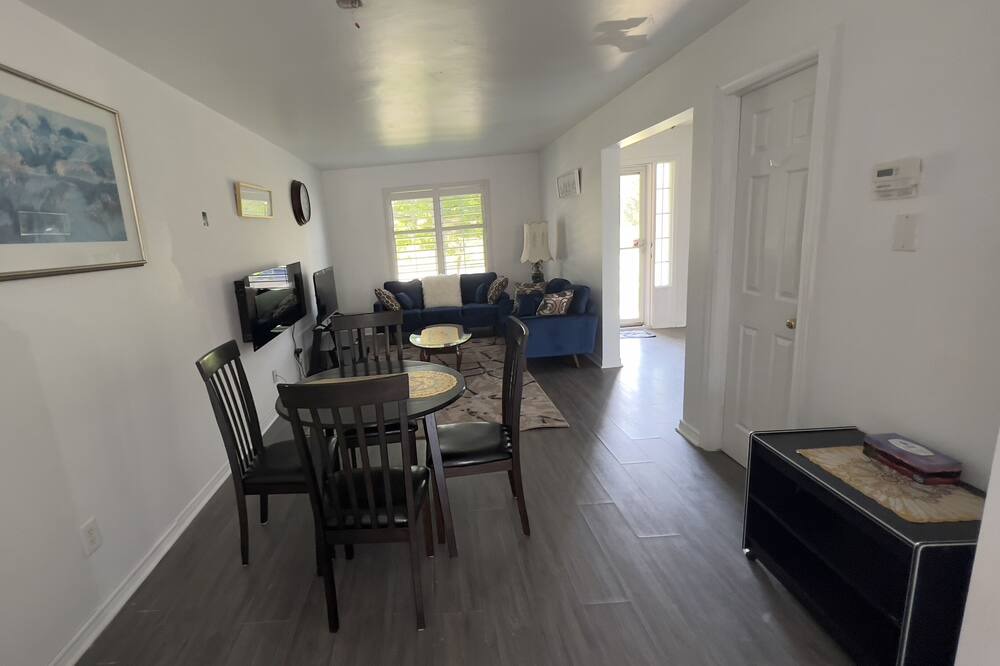 Photo of Livingroom in Hamilton