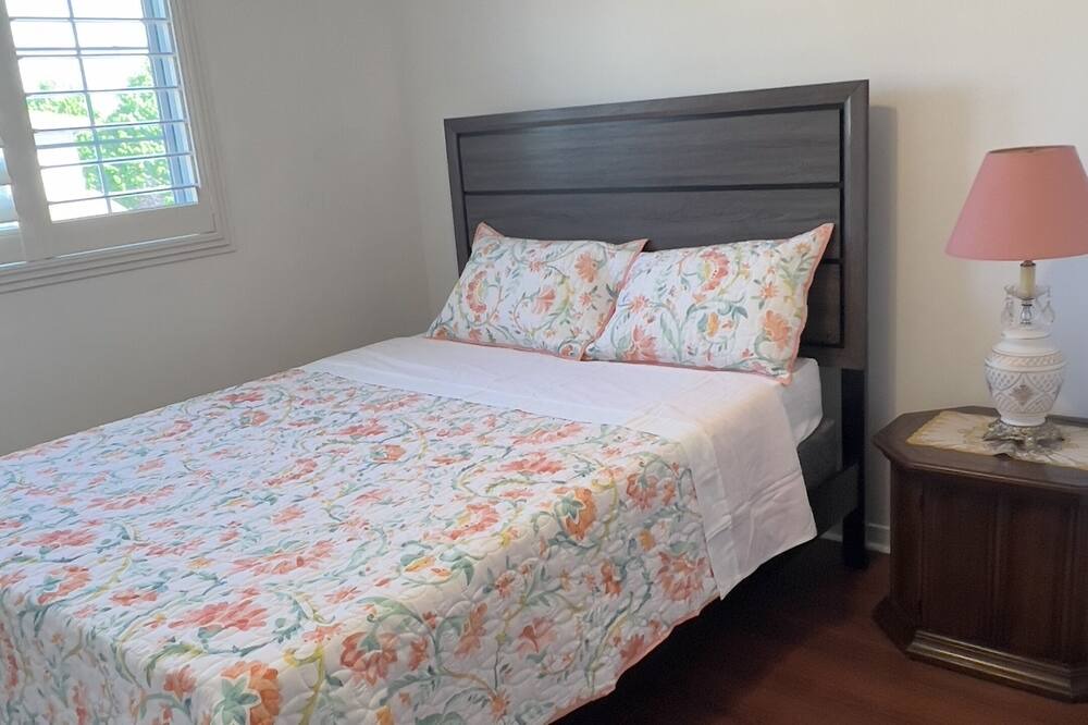 Photo of Bedroom in Hamilton