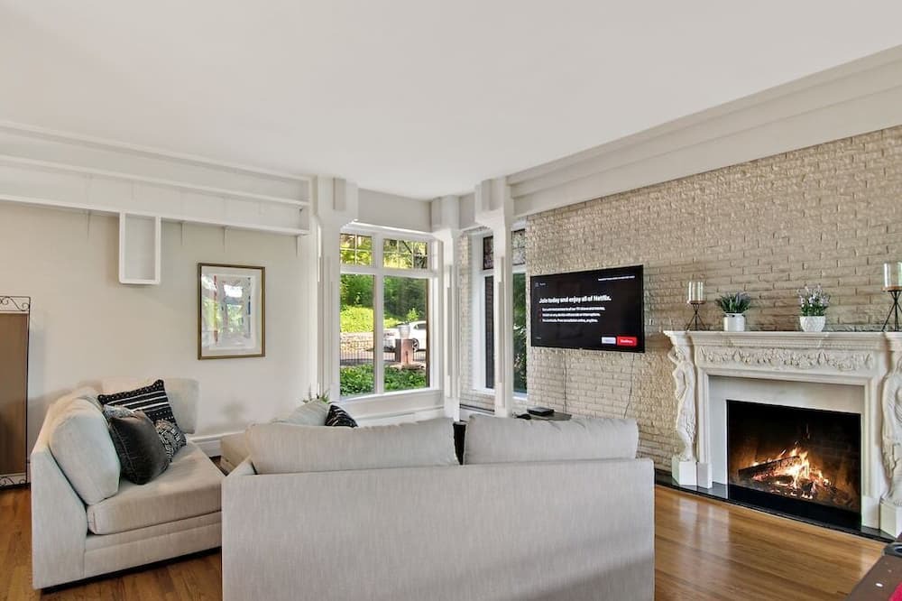 Photo of Livingroom in Ossining