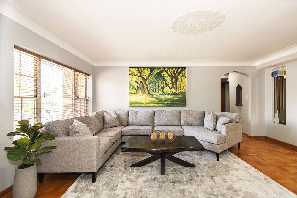 Photo of Livingroom in St. Louis Hills