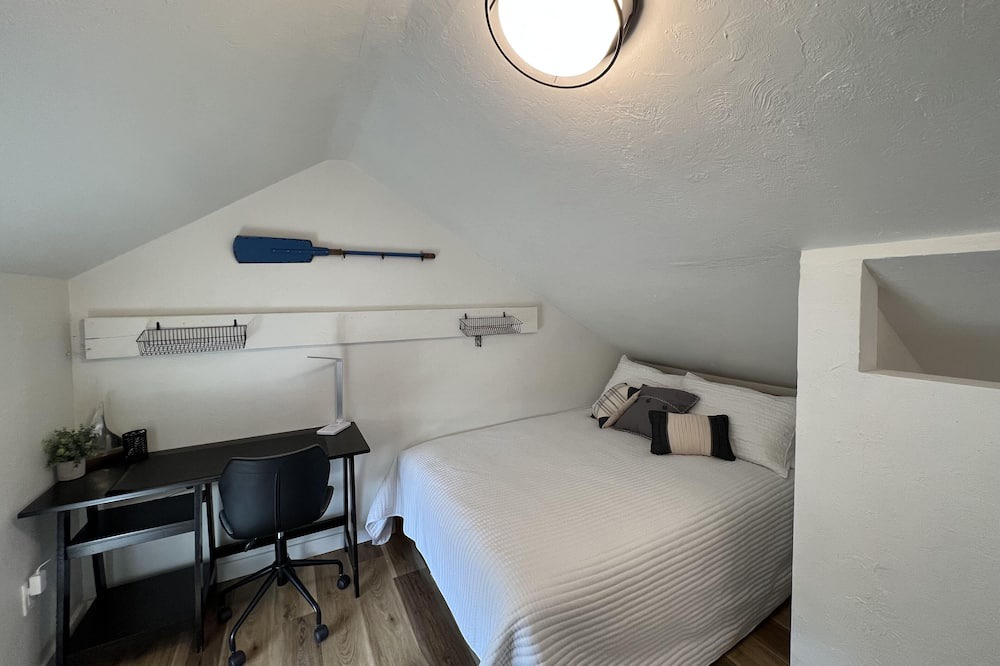 Photo of Bedroom in Detroit