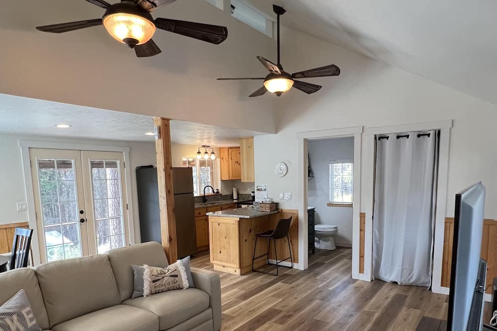 Photo of Livingroom in Detroit