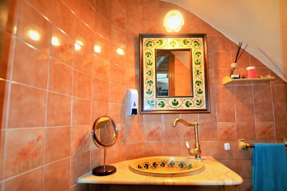 Photo of Bathroom in Macanet de la Selva