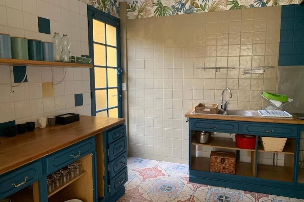 Photo of Bathroom in Saint-Sauveur-en-Puisaye