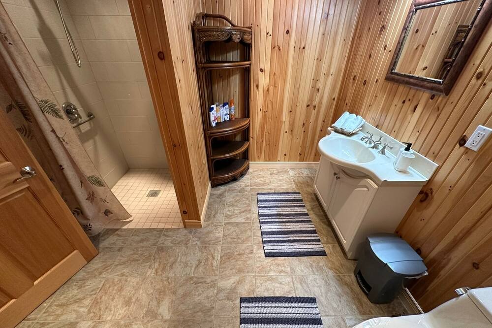 Photo of Bathroom in Marmora