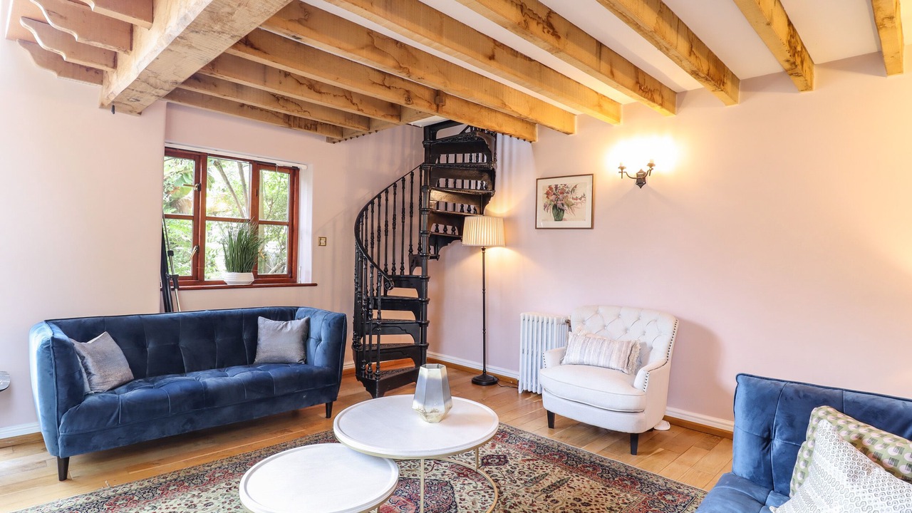 Photo of Livingroom in Charlton-on-Otmoor