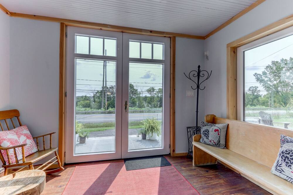 Photo of Livingroom in Grenville-sur-la-Rouge