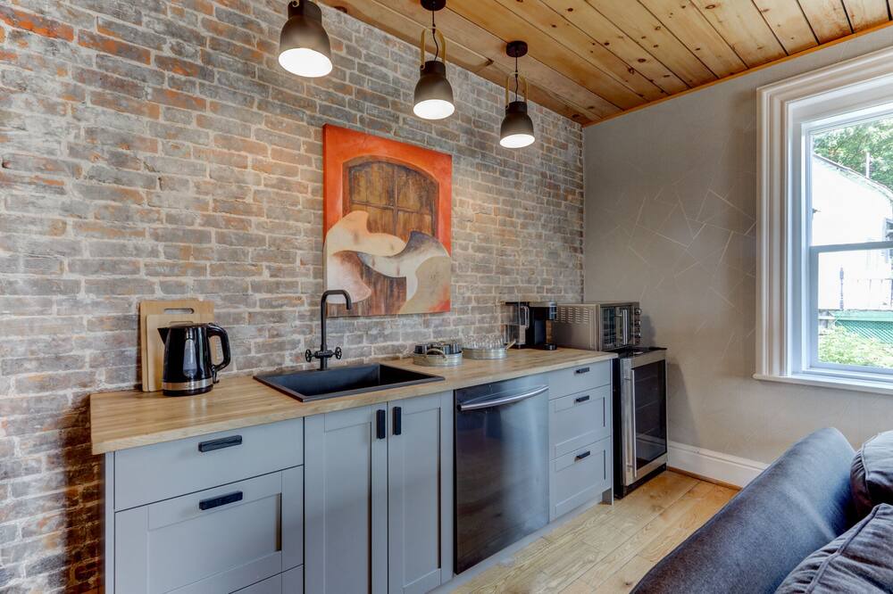 Photo of Kitchen in Grenville-sur-la-Rouge
