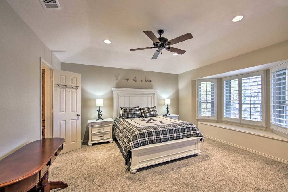 Photo of Bedroom in Carolyn Estates