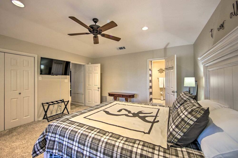 Photo of Bedroom in Carolyn Estates