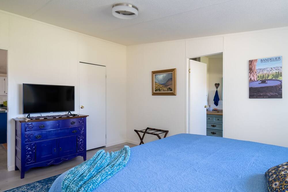 Photo of Bedroom in Logan