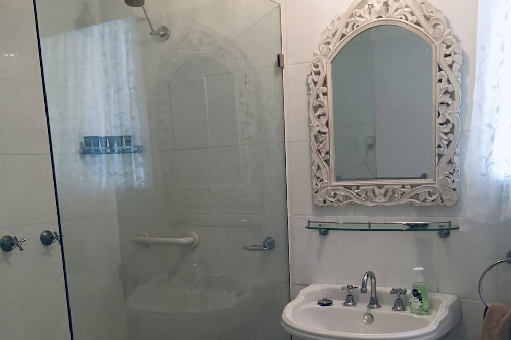 Photo of Bathroom in Glen Davis